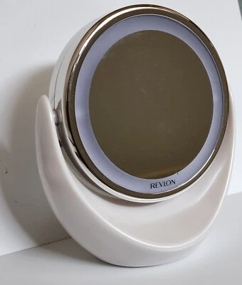 Revlon Makeup Mirror LED 15cm Diameter - Image 1 of 4