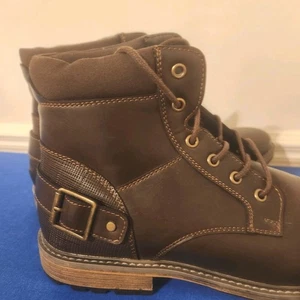 Mens Size 12M Brown Boots J Ferrar Synthetic Leather w/Buckle Memory Foam Heel  - Picture 1 of 23