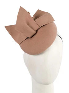 Pastillero Beige Fieltro Invierno Carreras Fascinador por Max Alexander 100% Vendedor AU - Imagen 1 de 7