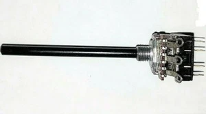 POTENZIOMETRO LINEARE 4,7 Kohm 4700 OMH DOPPIO INTERRUTTORE PERNO 54X4 MM FORO 7 - Imagen 1 de 1