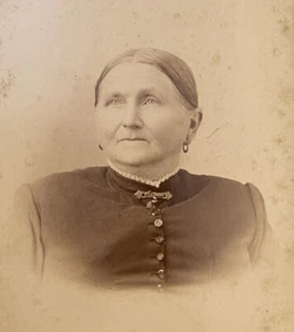 Cabinet Card Photo Identified Woman Johana Fischer Glassner Winchester Illinois - Picture 1 of 3