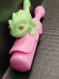 **RAPUNZEL**Tangled Pascal Vanity Curling Iron HTF DISNEY Loose - Picture 1 of 7