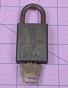 American Lock Series 40 Padlock USA w/ Key – YFL Marked, Works - Picture 1 of 3