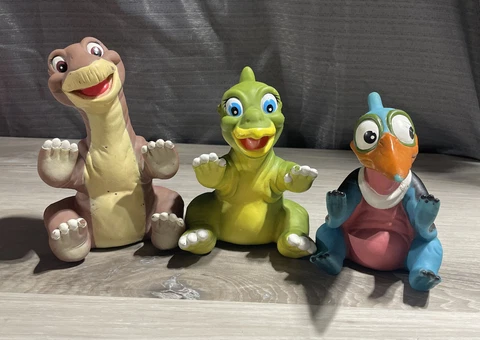Vintage Pizza Hut Land Before Time Hand Puppets (3)~Ducky Little Foot Petrie Cover