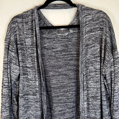 Cárdigan Athleta gris medio Purana envolvente frente abierto mangas con orificios para el pulgar Foto 1 de 4