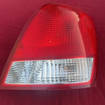 Оригинальный правосторонний задний фонарь для Hyundai Elantra 2001 2002 2003 годов выпуска - Изображение 1 из 4