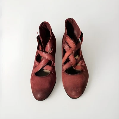 Bombas de salto bloco Earth marca couro vermelho e marrom âmbar Mary Jane EUA 7,5 - Imagem 1 de 4