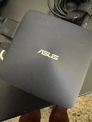mini pc Asus vivo mini un45 -HD 32gb ssd?sd?- vga ok - hdmi rotto - psu incluso - Immagine 1 di 2