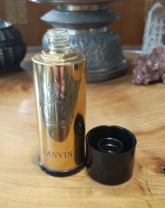 Bottiglia profumo vintage Lanvin con logo in metallo tono oro inciso - Foto 1 di 8