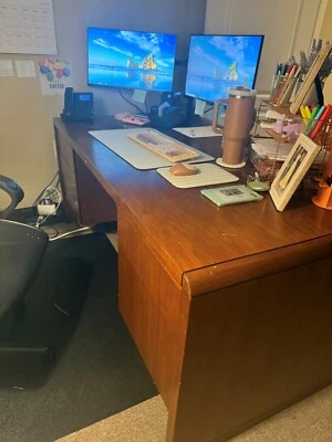 executive desk - Image 1 of 4