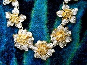 Kenneth Jay Lane Satin Gold Plated Dogwood Flower Necklace 15.5" - Picture 1 of 2