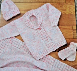 (121) Strickmuster - Baby DK Jacke, Mütze, Handschuhe & Decke Größen 12 Zoll - 22 Zoll - Bild 1 von 6