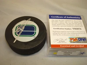 Ryan Kesler Signed Vancouver Canucks Vintage Hockey Puck Auto. PSA/DNA COA 1A - Picture 1 of 3