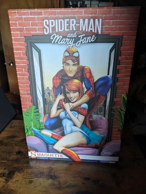 Estatua de maqueta de Spider-Man y Mary Jane Sideshow coleccionables J. Scott Campbell  Foto 1 de 4