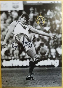 1981 BARRY ROUND STH MELB HAND SIGNED B&W PHOTO & FREE REPLICA BROWNLOW MEDAL - Bild 1 von 2