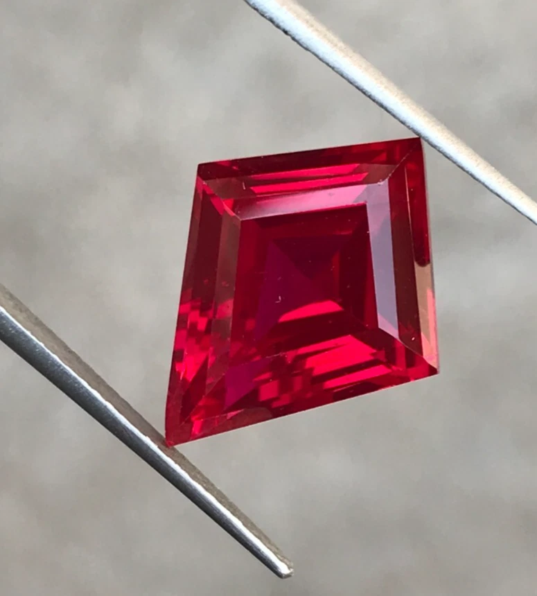 11.20 Cts Lab Ruby Lozenge Cut 17.5X14X7.5 mm Loose Gemstone For Jewelry - Image 1 of 4