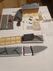 Paquete de estación Hornby vintage, R001, R512 + más, en caja - Imagen 1 de 12