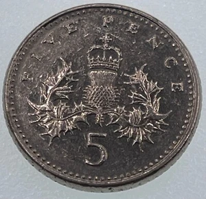 World Coin: 1990 United Kingdom - 5 Pence - Circulated (SKU 250) - Picture 1 of 4