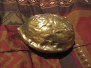 Vintage Messing Nussbaum Form Scharnier-Deckel Mutter Cracker Top - Bild 1 von 5
