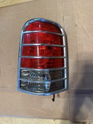 Luz trasera derecha pasajero compatible con 05-07 MARINER 1330945 Foto 1 de 3