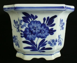 ORIENTAL~Ceramic~BLUE&WHITE~Footed Pot~PLANTER~5 1/4" x 4"~Hand Paint~BUTTERFLY - Picture 1 of 18