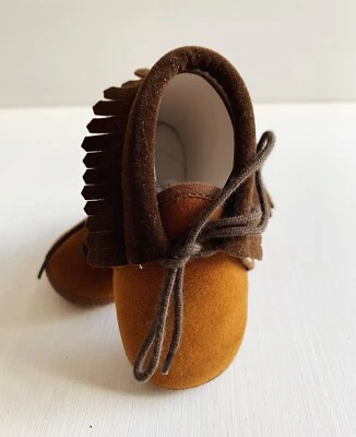 Zapatos de bebé vintage de principios de la década de 1980 marrón estilo mocasín unisex con flecos talla 1  Foto 1 de 4