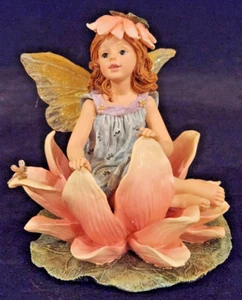Boyds Wee Folkstones "Flora Faeriepetals. . . Morning Dew" #36112 -- Neu in OVP - Bild 1 von 5