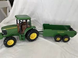 John Deer 1:64 ERTL Tractor W/ Manure Spreader - Picture 1 of 11