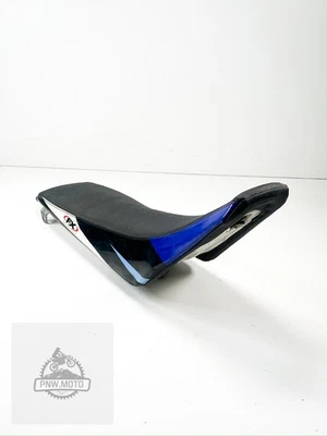 Yamaha YZ125 YZ 125 2003 OEM Asiento Asiento Cojín Cubierta Almohadilla Pan Conjunto 02-14 Foto 1 de 4