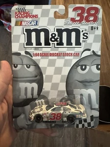 2004 1/64 ELLIOTT SADLER #38 M&M'S BLACK AND WHITE PROMOTIONAL CAR - Bild 1 von 2