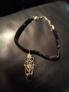 VTG 1970's Gold Tone Pendant Velvet Choker Necklace, 15.5" W/Black Stone. NOS - Picture 1 of 6