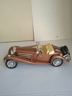 MODELLINO AUTO MERCEDES BENZ 500 K ROADSTER 1936 - SCALA 1/20 - Immagine 1 di 4