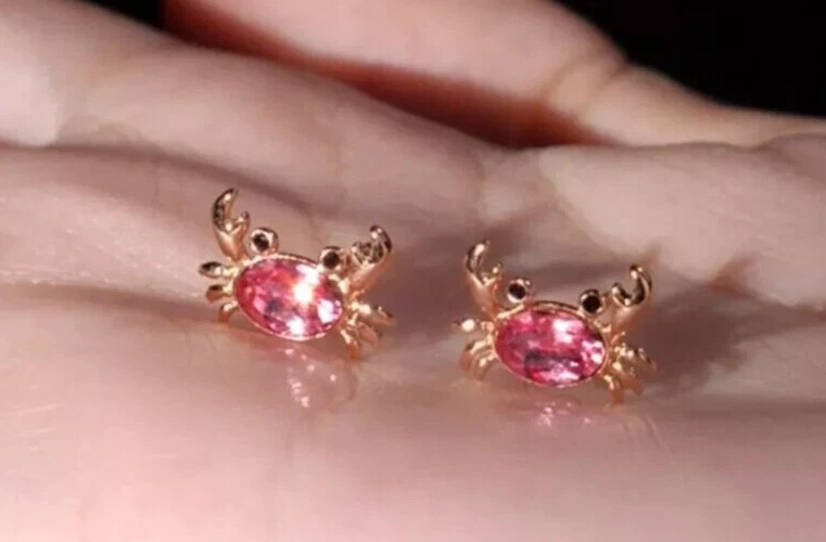Pendiente de cangrejo de mujer enchapado en oro amarillo de 14 quilates corte ovalado simulado rubí rosa Foto 1 de 4