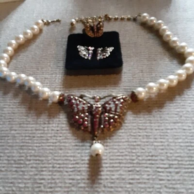 JUEGO DE COLLAR Y PENDIENTES Y ANILLOS HEIDI DAUS MONARCA MARIPOSA CRISTAL ROSA Foto 1 de 4