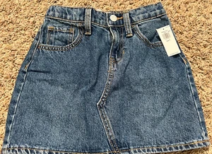 Old Navy Girls Denim Skirt Size Small 6/7 - Picture 1 of 3