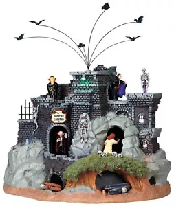 Lemax Village Spooky Town Vampire Caverns 94961 Retired Sights & Sounds Building - Picture 1 of 1