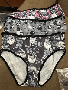 Morvia 3pk With Bow cheeky goth Emo panties M skull/floral Crown skull Lingerie - Picture 1 of 11