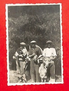 PHOTO HOMMES AVEC CHIENS & CHEVRE - Picture 1 of 2