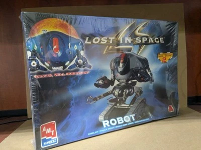 AMT - #8458 - Lost In Space: Robot - Model Kit - NEW/MINT - Image 1 of 4