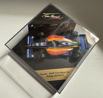 Team Menard Toyota Panasonic - Carro de corrida carrinho rápido Robby Gordon’s No. 22 - Imagem 1 de 4