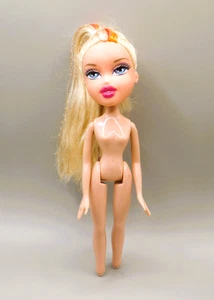Bambola Bratz Cloe 2001 Tokyo A Go-Go Orange Streak senza vestiti o piedi usata - Foto 1 di 4