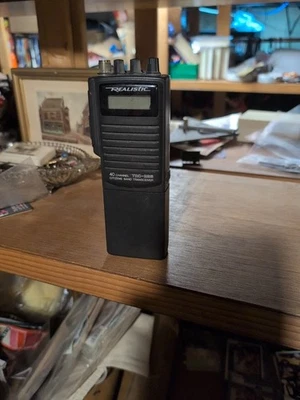 Realistic 40-Channel Citizens Band Transceiver TRC-226 No Antenna No Battery - Image 1 of 4