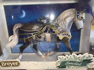 Breyer Horses 2022 Urlaubspferd Schneevogel - Bild 1 von 4