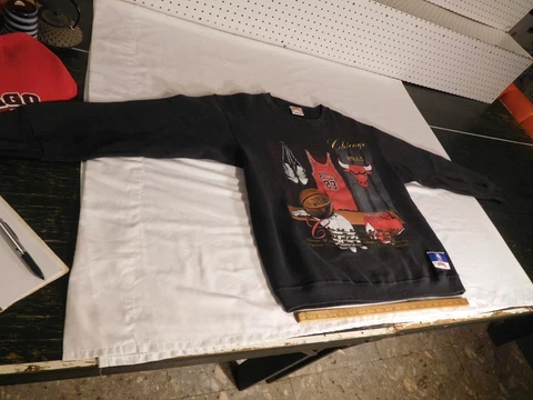 Rare Vintage Chicago Bulls Nutmeg Brand Black w/ Red Jersey Large Sweatshirt Cover