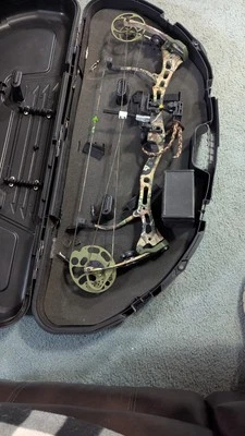 Bear Mauler Compound Bow With Case. - Image 1 of 4