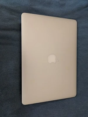 Apple MacBook Air 13.3" (Glossy) 1.8 GHz Intel Core i5 8 GB RAM 128 GB PCIe SSD - Bild 1 von 2