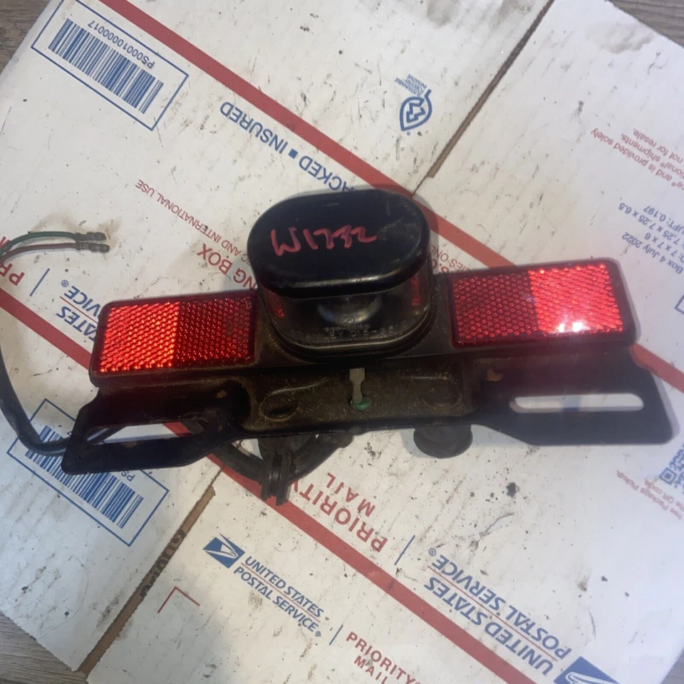 Conjunto de luces de matrícula 83 Honda CB550SC Nighthawk OEM Foto 1 de 3