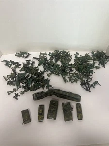 161 grüne Armee Männer Figuren und 6 Fahrzeuge aus Kunststoff - Bild 1 von 6
