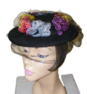 1940er VINTAGE HUT SCHWARZ KREMPE BUNTE CHENILLE-SCHLAUFEN AUF OBERSEITE NETZ SCHLEIFE - Bild 1 von 11