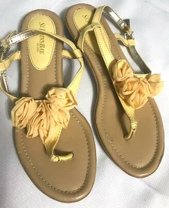 St John's Bay Womens Yellow Fabric Flower Sandal Size 8 - Picture 1 of 10